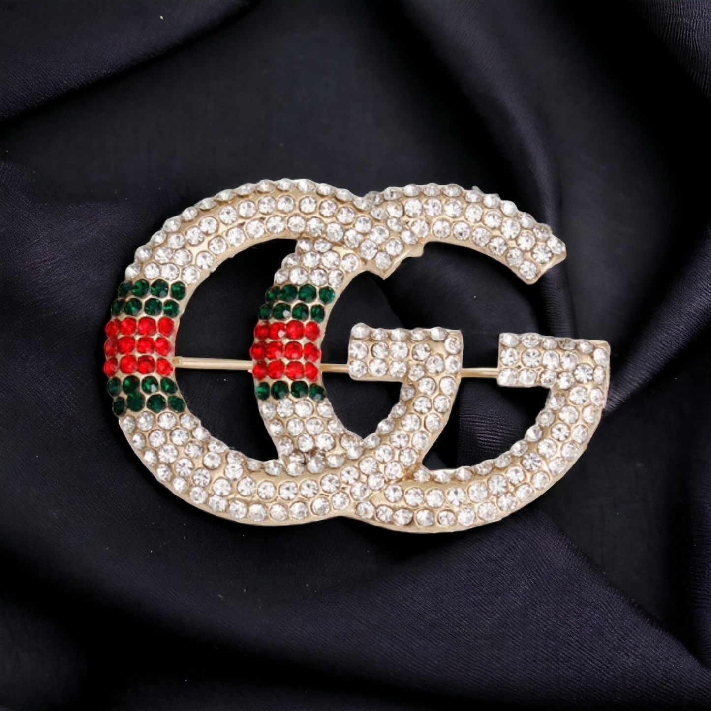 GG brooch