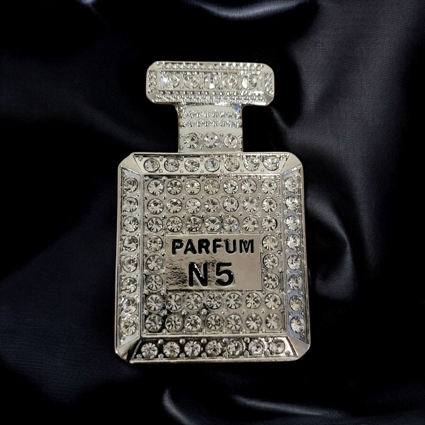 N5 brooch